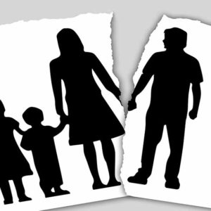 family-3090056_1280 Apakah Perceraian Mengakibatkan Perwalian